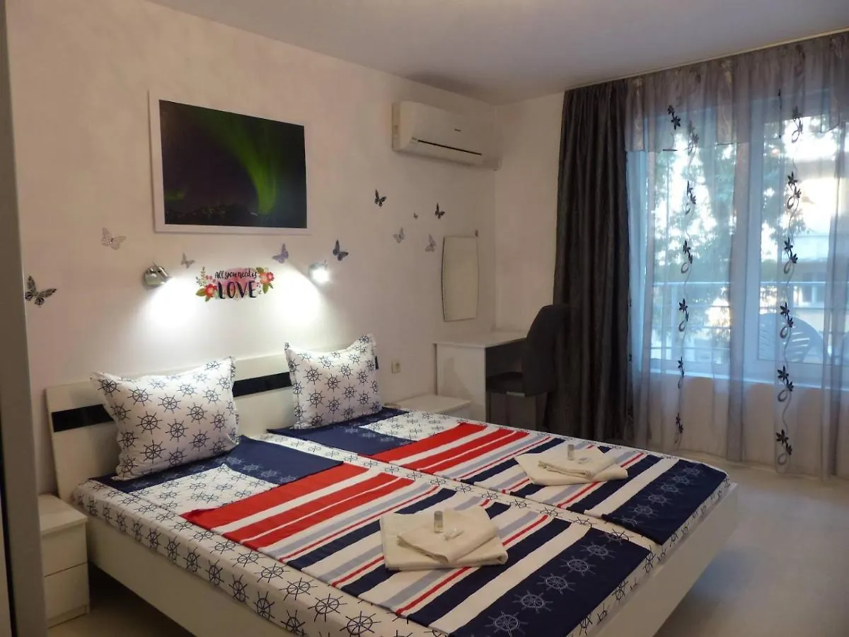 Apartament Holiday Бургас
